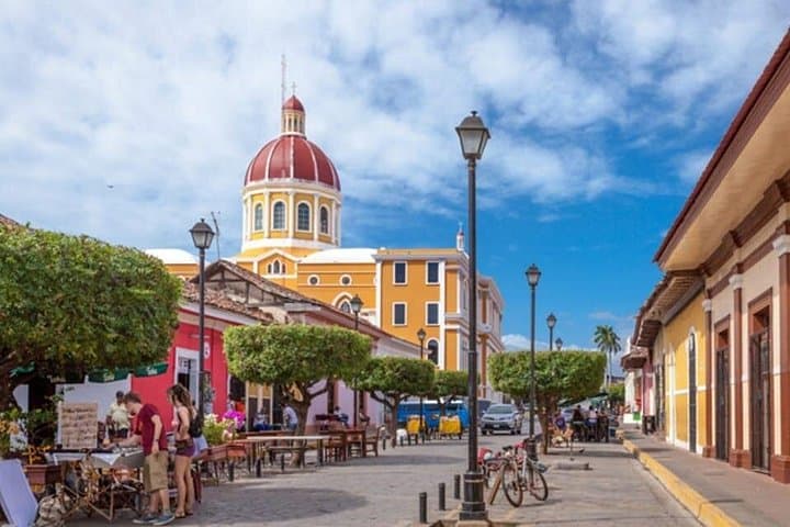 Granada Colonial Walking and Horse Carriage Tour — Historic Center & Mombacho Views photo 3