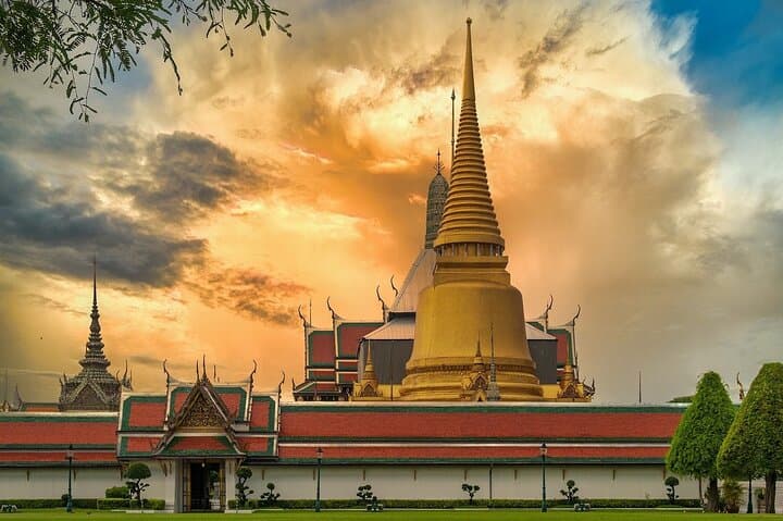 Half-Day Bangkok Tour: Grand Palace, Emerald Buddha & Wat Pho photo 5