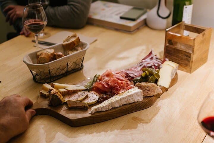 Bordeaux Evening Food Tour: Local Delicacies & Wine Tasting Walk photo 6