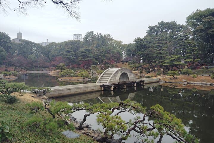 Guided Walk Through Shukkei-en: 90 Minutes in Hiroshima’s Feudal Garden