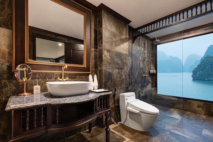 Luxury 2D1N Halong & Lan Ha Bay Cruise with Balcony and Bathtub photo 3