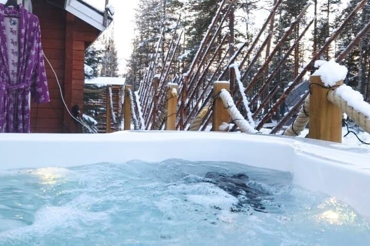 Rovaniemi Ice Fishing and Private Sauna: Arctic Lake Experience with Lunch photo 2