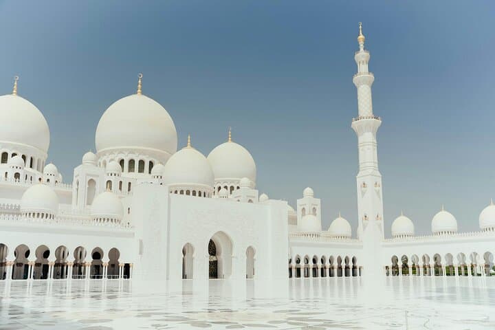 One-Day Abu Dhabi Highlights: Grand Mosque, Emirates Palace & Ferrari World