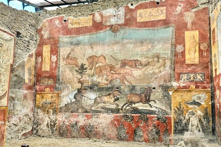 Skip-the-Line Pompeii and Mount Vesuvius Small-Group Day Trip from Sorrento photo 5