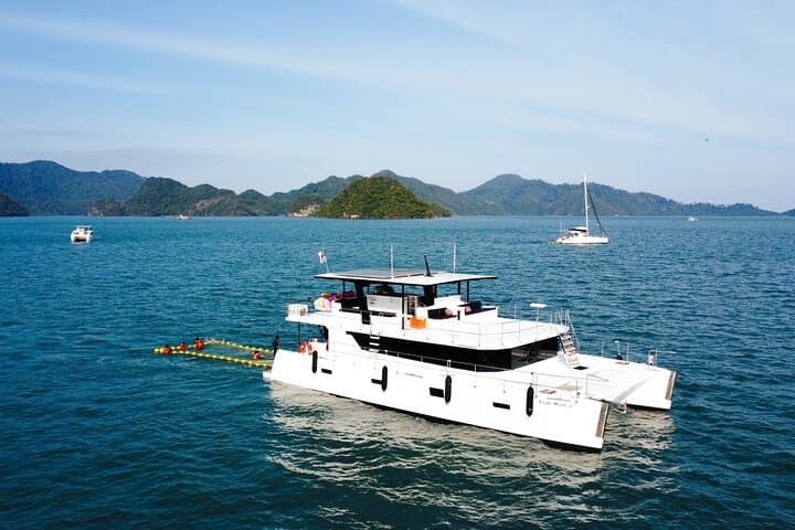 Langkawi Sunset Cruise: Evening Dinner Cruise on the Andaman Sea