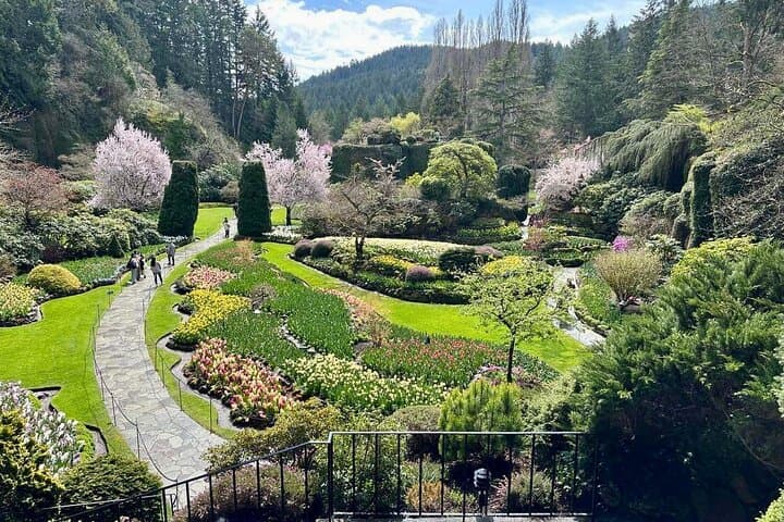 Victoria Highlights Tour: Butchart Gardens, Inner Harbour & Chinatown