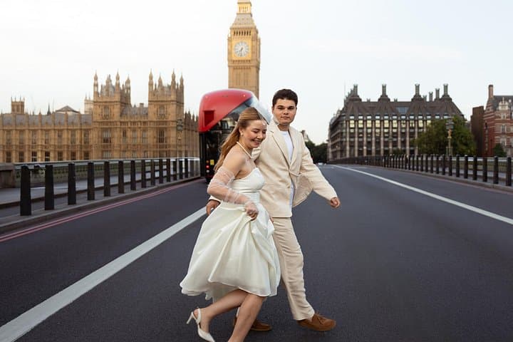 London Portraits with Professional Photographer — Private 1-Hour Iconic Photo Session photo 2