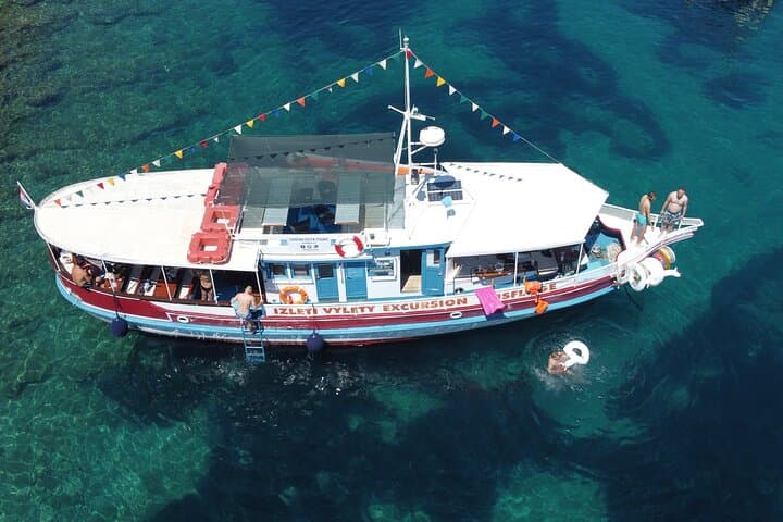 Podstrana to Brač & Šolta: Full-Day Island Boat Trip with BBQ Lunch photo 2