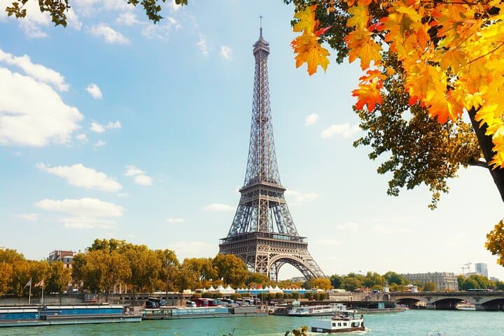Private Transfer from Bruges to Paris with 2-Hour Amiens Stop — Scenic Door-to-Door Service