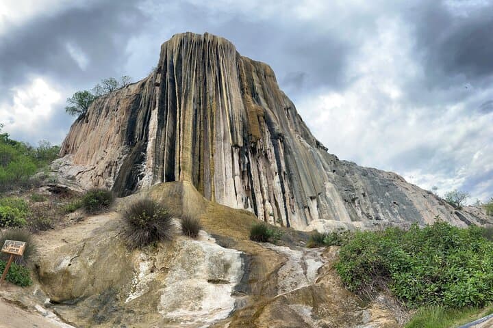 Full-Day Hierve el Agua, Mitla, Tule, Teotitlán and Mezcal: Oaxaca in One Day