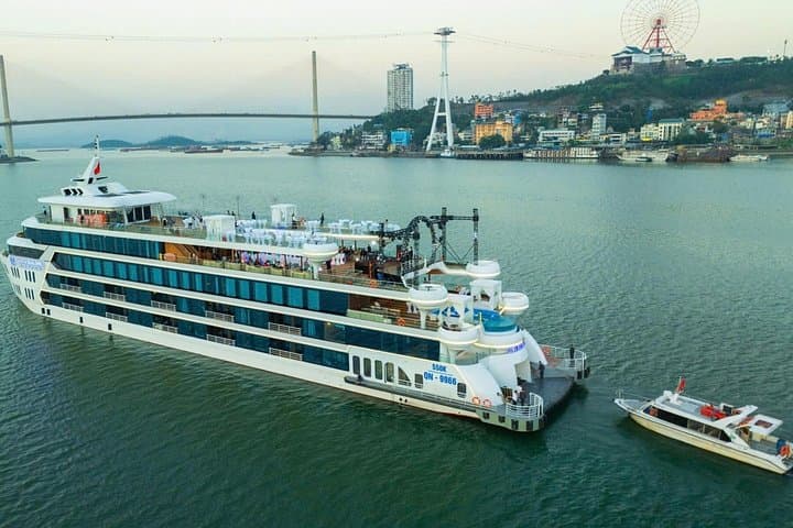 Luna Halong Cruise: Luxury Day Trip to Halong Bay's Caves and Islands photo 1