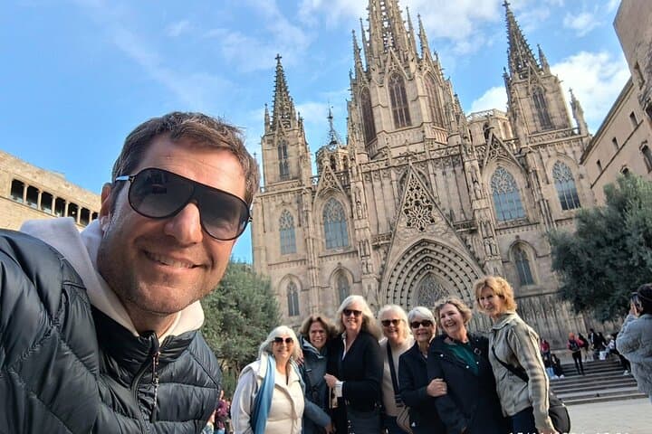 Barcelona Best Views: Montjuïc Castle, Cable Car & Old Town Sunset Tour photo 2