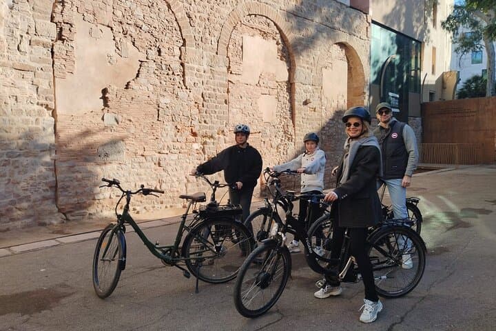 Explore Barcelona by Bike: Private Guided Tour of Gothic Quarter, Eixample & Barceloneta photo 2