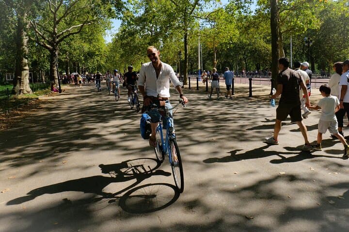 Classic London Bike Tour: See the Highlights with a Local Guide photo 5