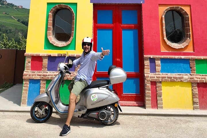 Langhe Electric Vespa Tour: Barolo Wineries & Lunch in La Morra photo 2