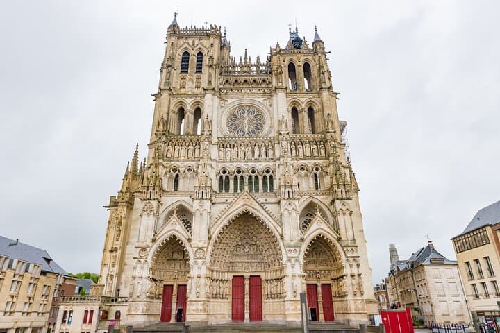 Private Transfer from Bruges to Le Havre with 2‑Hour Stop in Amiens