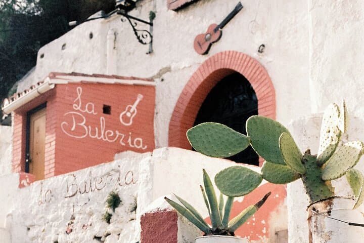 Granada Sunset Walk: Albaicín & Sacromonte Tour with Flamenco Show photo 3