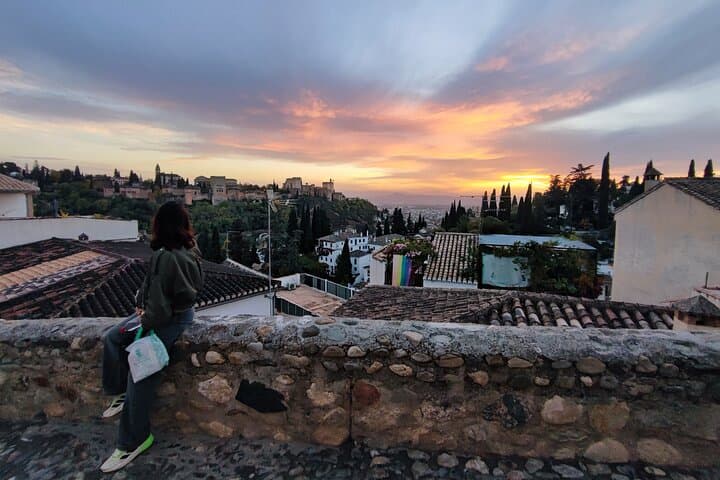 Granada Sunset Walk: Albaicín & Sacromonte Tour with Flamenco Show