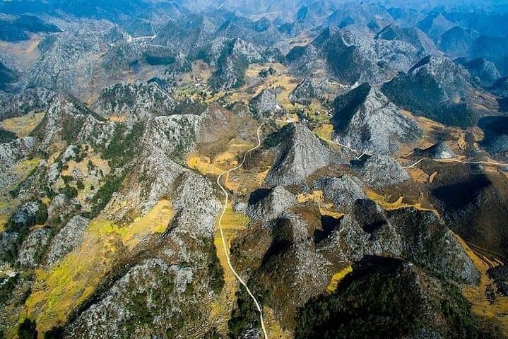 Karst Plateau Geopark 4-Day Tour from Hanoi: Ma Pi Leng, Dong Van & Ha Giang Highlights