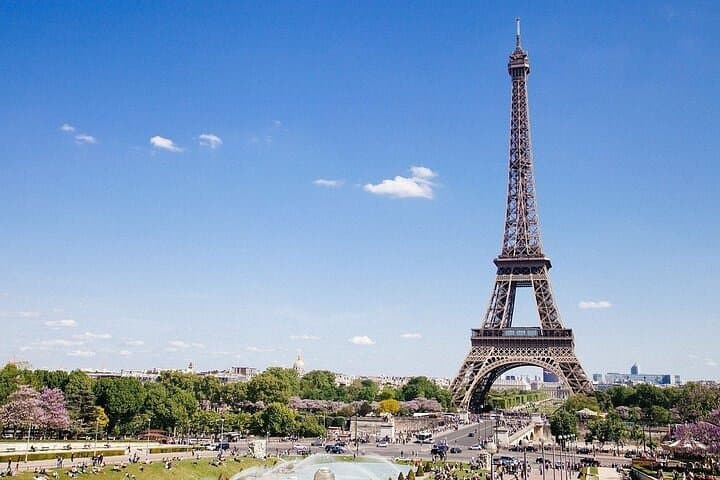 Rouen to Paris Private Tour: Eiffel Tower, Champs-Élysées & Louvre in One Day photo 2