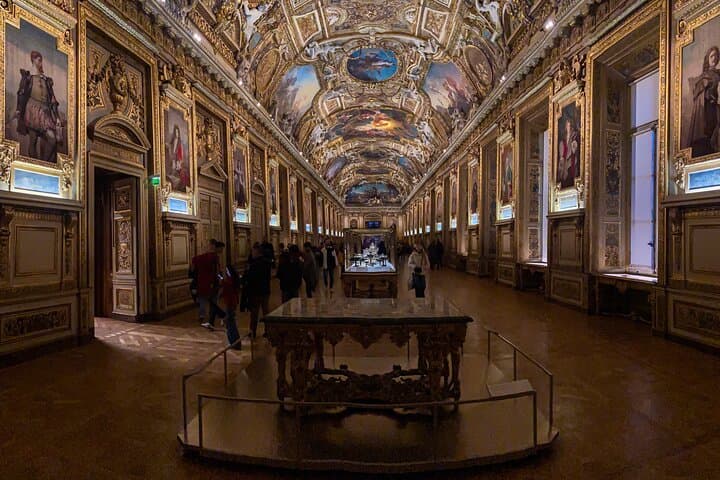Inside the Louvre: Mona Lisa Access and Highlights Guided Tour photo 2