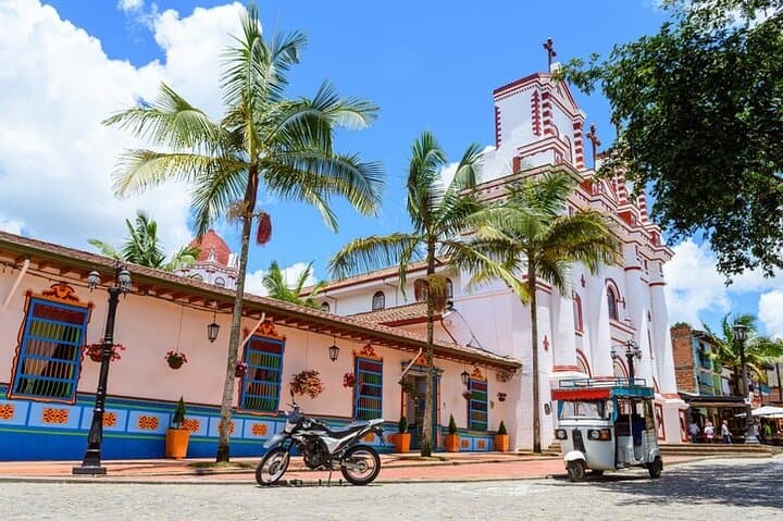 Medellin & Coffee Region Relocation Tour: 6-Day All-Inclusive Guide photo 4