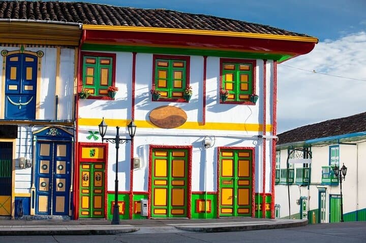 Medellin & Coffee Region Relocation Tour: 6-Day All-Inclusive Guide photo 5