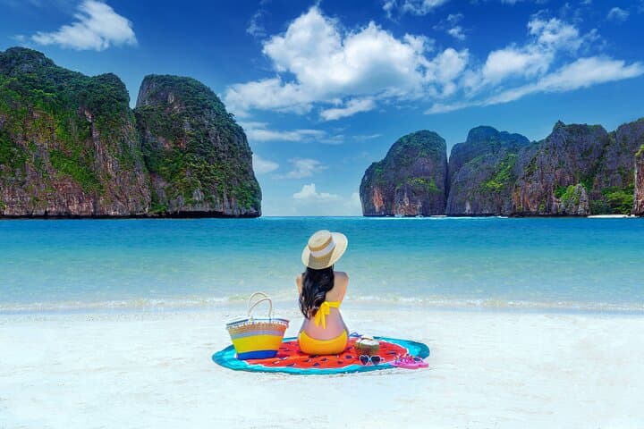 Phi Phi Islands Speedboat Tour with Snorkeling & Buffet Lunch from Ao Nang