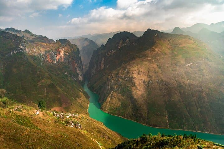 Ha Giang 3-Day Loop from Hanoi: Ma Pi Leng, Nho Que & Hill-Tribe Homestays photo 2
