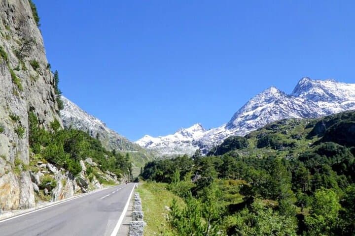One-Way Private Scenic Drive to Venice: Mountain Passes, Tunnels & Stops photo 2
