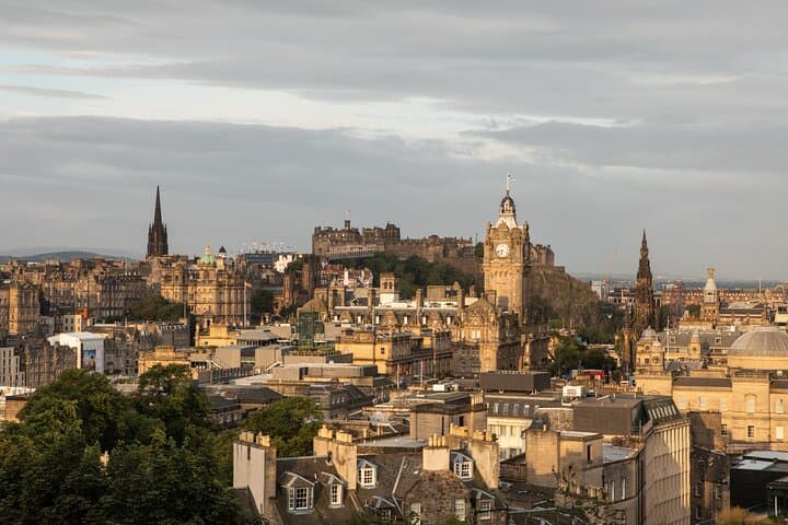Self-Guided Edinburgh Walking Tour — Royal Mile to Arthur's Seat photo 2