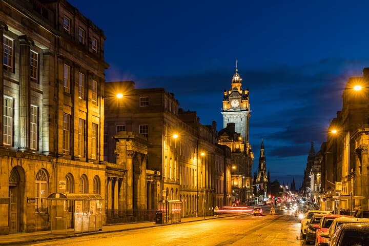 Self-Guided Edinburgh Walking Tour — Royal Mile to Arthur's Seat photo 4