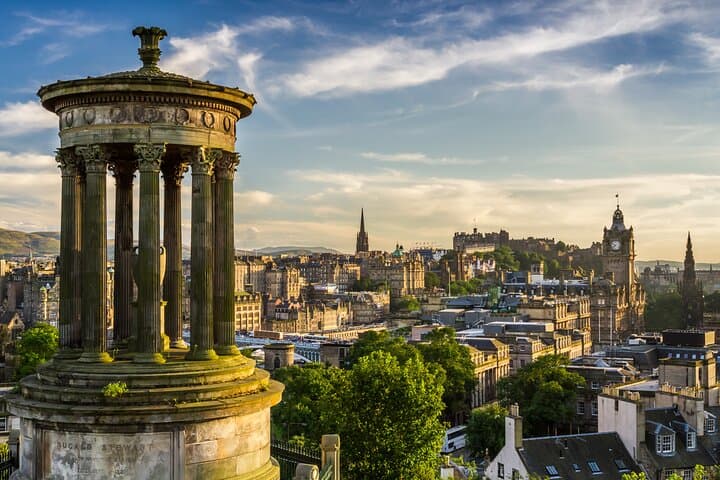 Self-Guided Edinburgh Walking Tour — Royal Mile to Arthur's Seat