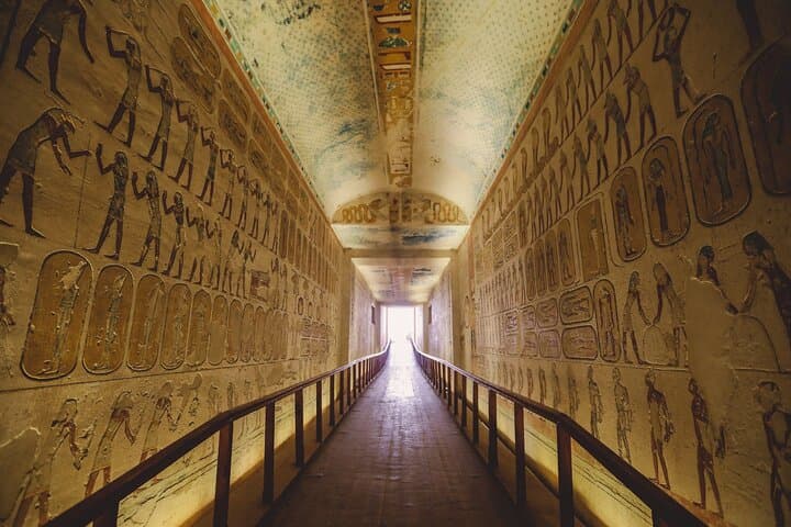4 Days in Luxor: Karnak, Valley of the Kings and Dendera's Temple of Hathor photo 4