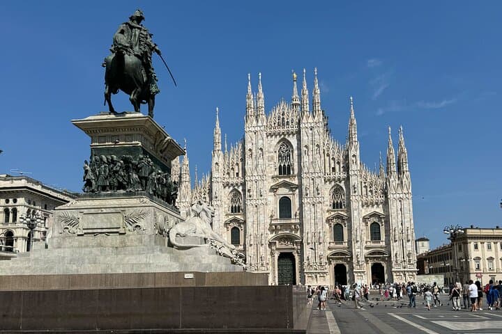 Venice to Munich Private Tour — Lake Como, St. Moritz & Innsbruck in 5 Days photo 2