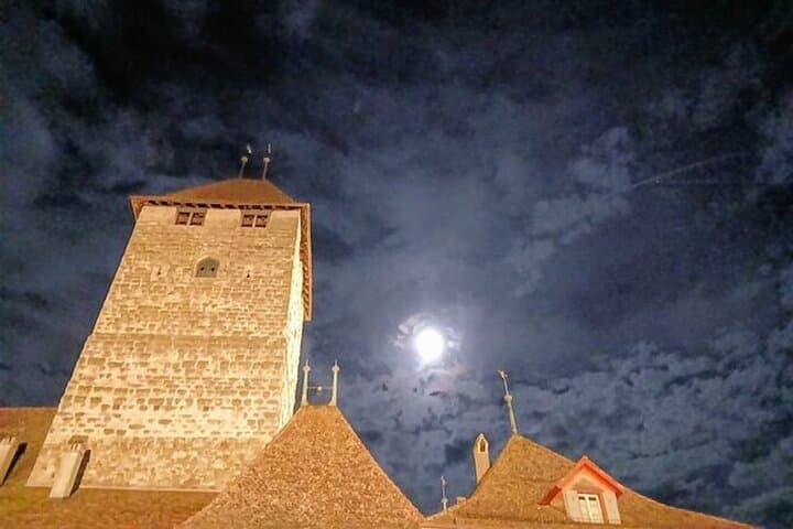 Night Photo Tour at Spiez Castle: Private Ghost Walk on Lake Thun photo 2
