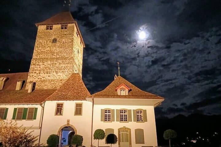 Night Photo Tour at Spiez Castle: Private Ghost Walk on Lake Thun photo 4
