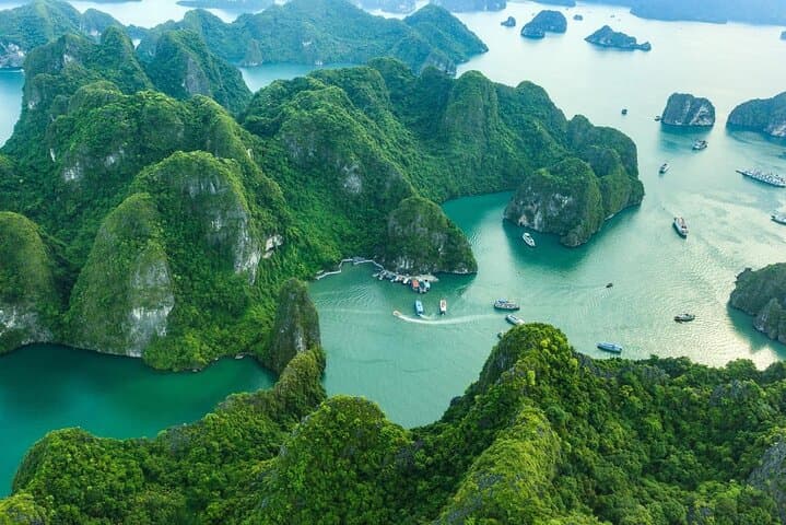 Full-Day Luxury Halong Bay Cruise: Kayaking, Cooking Class & Lan Ha Lagoon photo 3