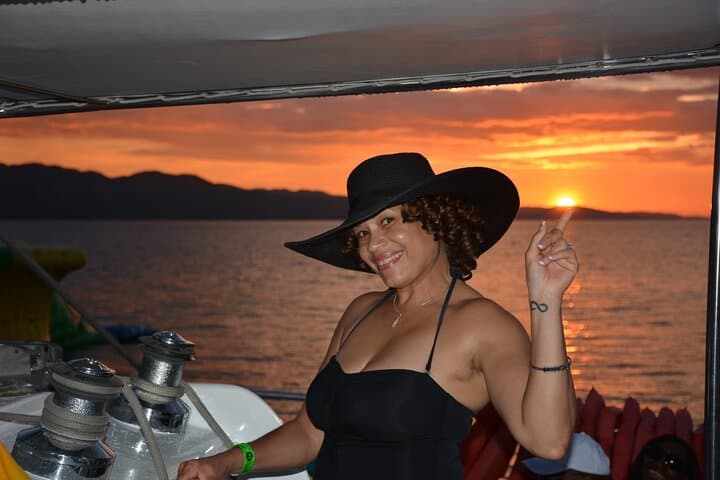 Montego Bay Private Catamaran: Champagne Sunset & Snorkeling Cruise