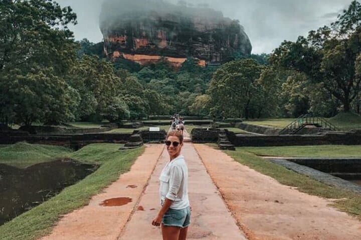 Colombo to Sigiriya and Dambulla Day Tour — Lion Rock and the Golden Temple in One Day photo 5