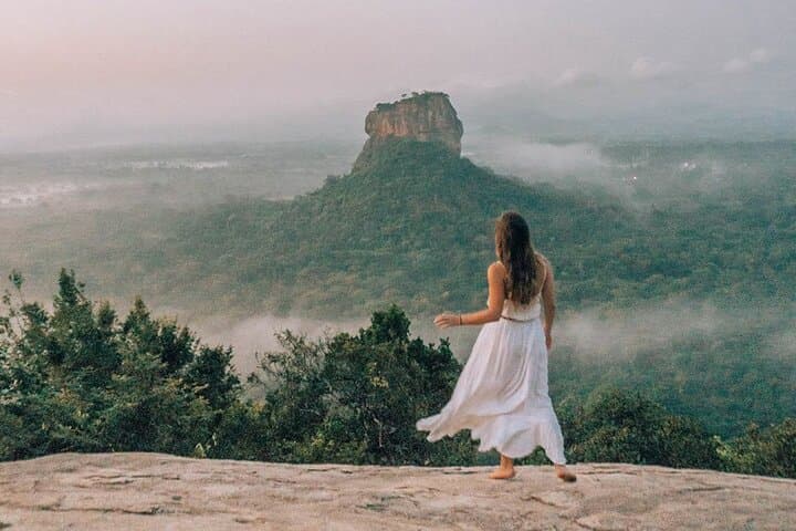 Colombo to Sigiriya and Dambulla Day Tour — Lion Rock and the Golden Temple in One Day
