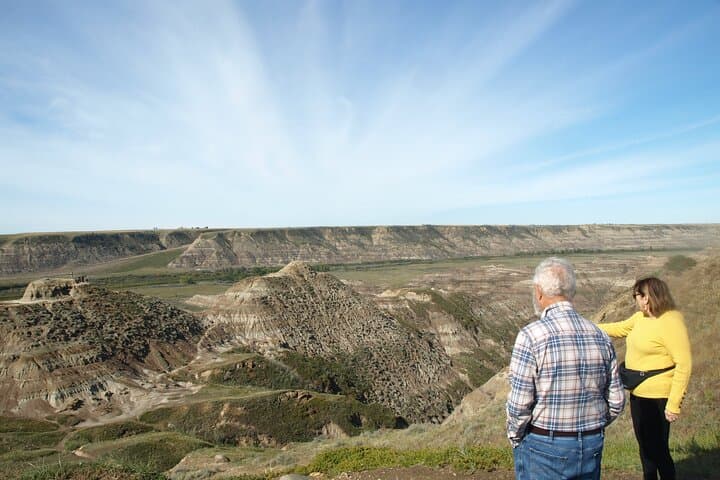 Off-the-Beaten-Path Badlands Jeep Tour from Calgary to Drumheller photo 3