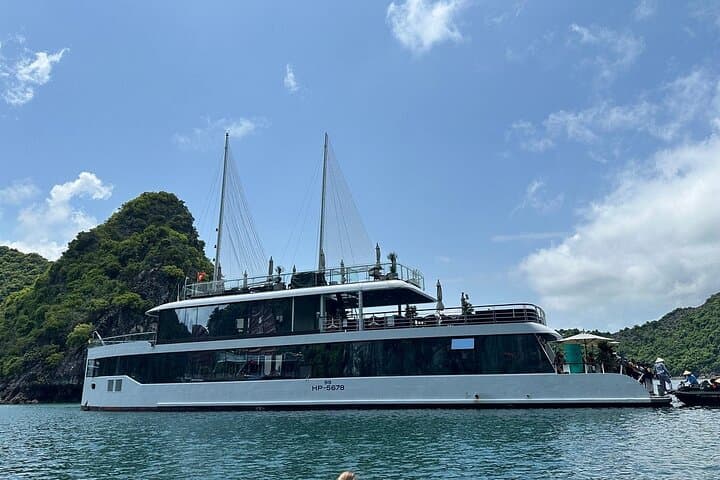 JadeSails Luxury Day Cruise in Halong and Lan Ha Bay