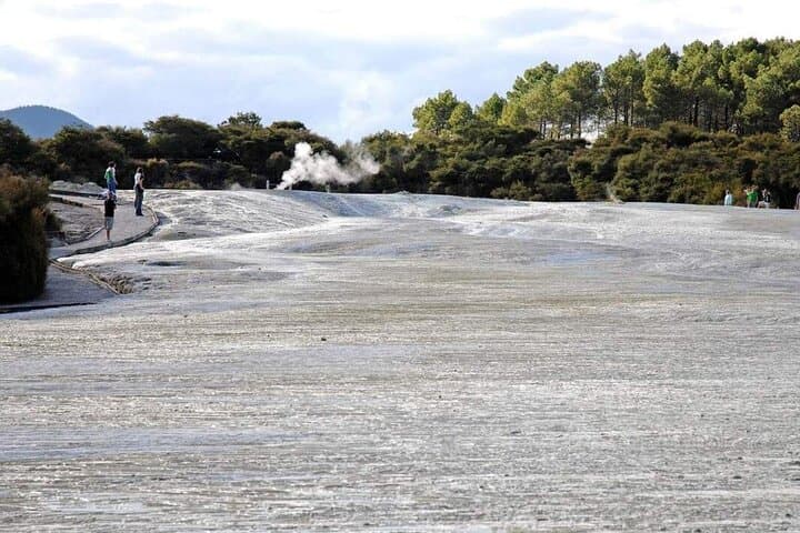 Wai-O-Tapu Geothermal Valley & Hot River Day Trip from Tauranga photo 6