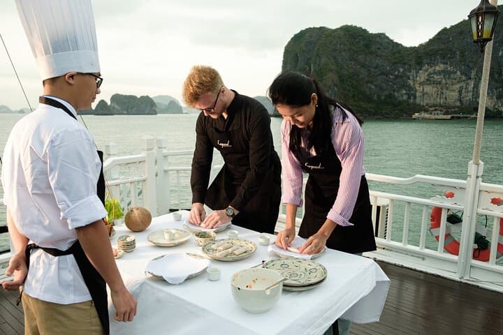 3-Day Halong Bay Private Cruise: Ba Ham, Tien Ong Cave & Kayaking photo 2
