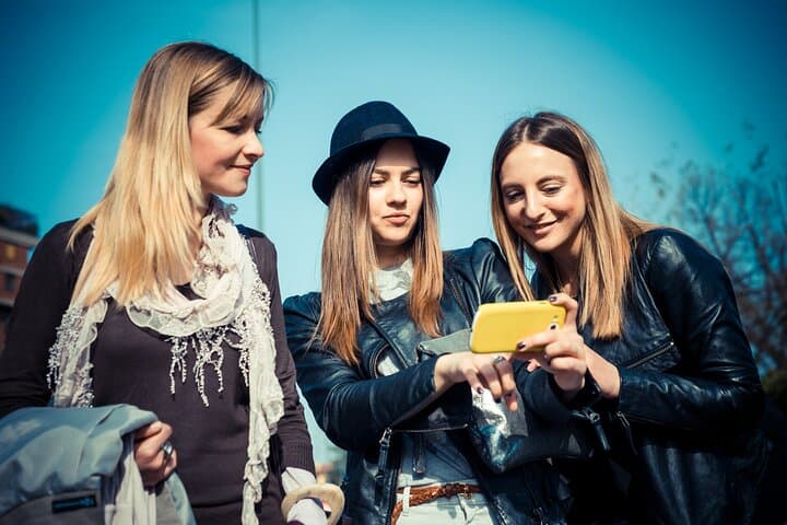 Annecy Outdoor Heist Escape Game: Two-Hour Team Puzzle Along the Canals photo 2