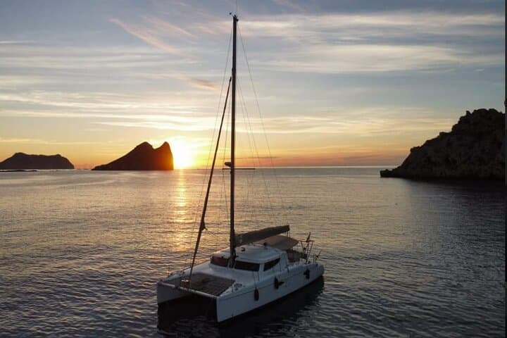 Sunset Catamaran Cruise in Tavira: Ria Formosa Evening Tour with Local Cuisine