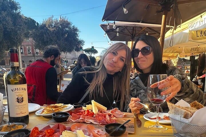 Rome Food Tour: Street Eats, Jewish Ghetto Flavors & Pantheon Bites