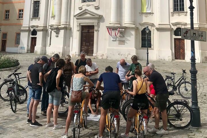 Complete Vienna Bike Tour: Hofburg, Ringstrasse & Naschmarkt in 3 Hours photo 4