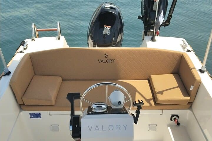 License-Free Valory 480 Boat Rental to Dia Island from Heraklion photo 3